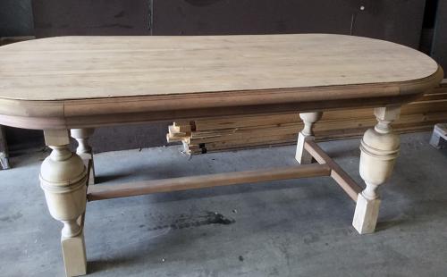 Table en bois sablée